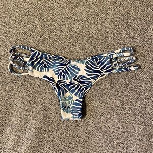 Midori Tavarua bottoms